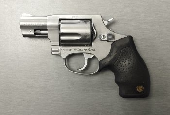 Revolver Taurus 85 Ultra Lite, .38SPC